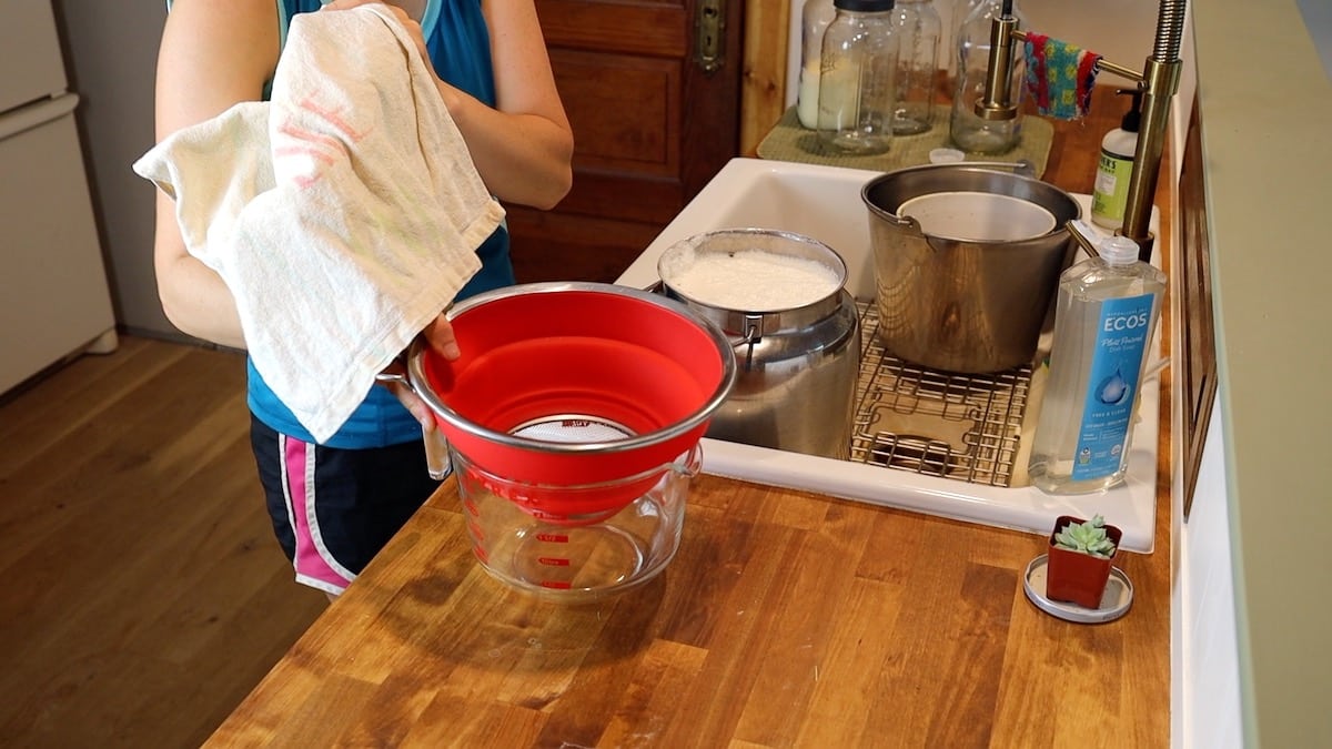 strainer for fresh cows milk