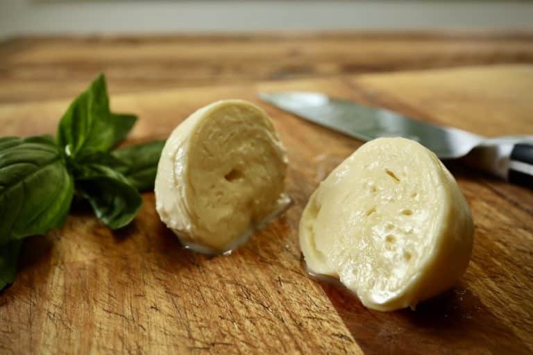 How To Make Quick and Natural Mozzarella Cheese with Vinegar