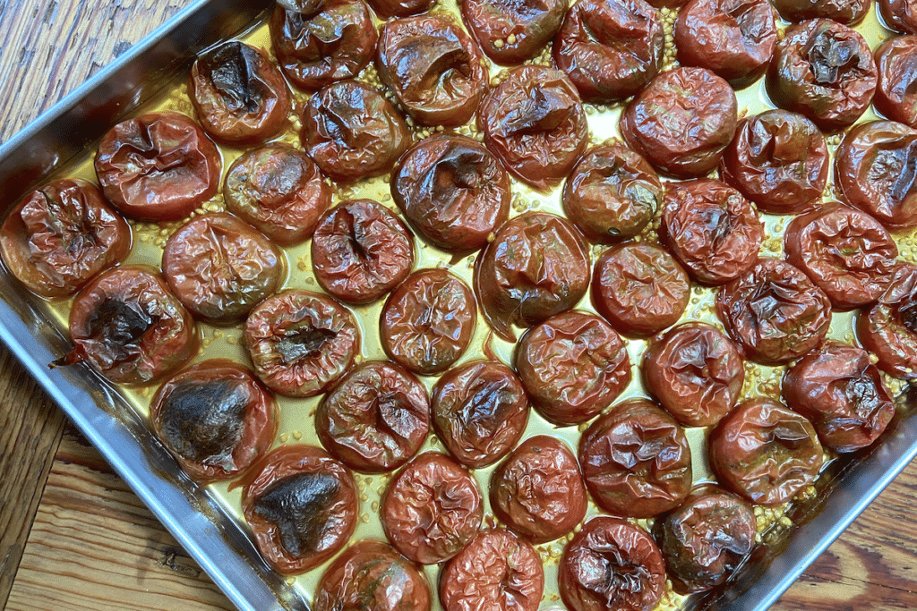 roasting tomaotoes to make tomato sauce