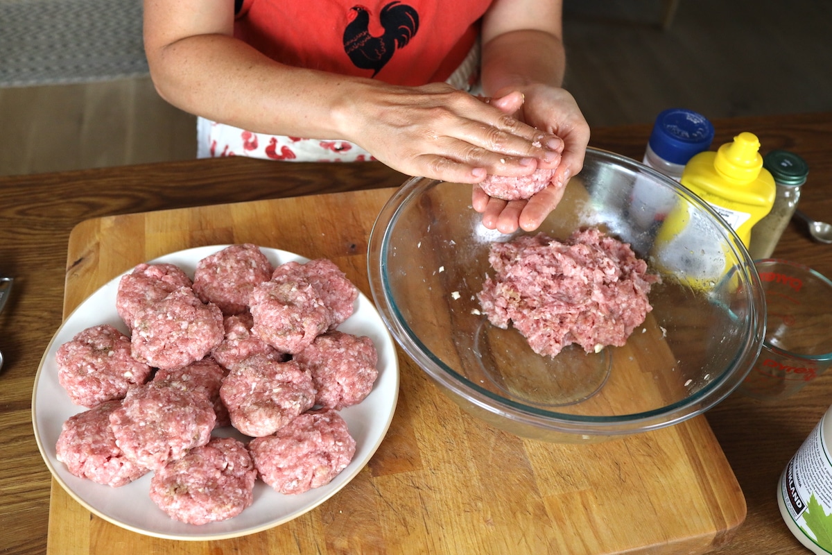 forming healthy sausage patties by hand