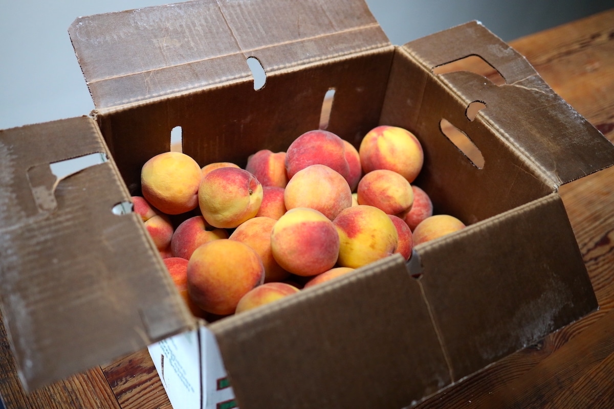 bulk box of unsprayed locally grown peaches