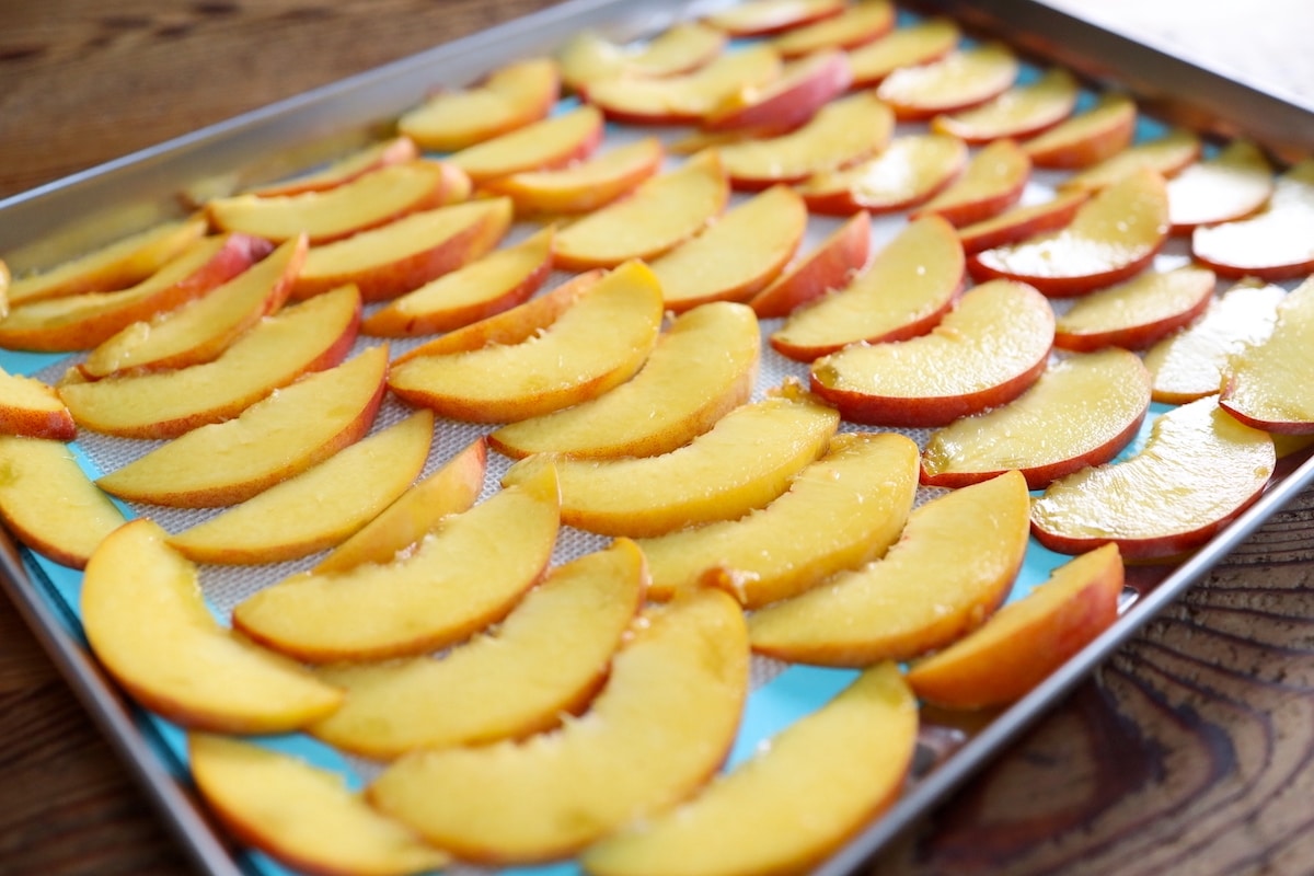 sliced peaches to preserve when fresh