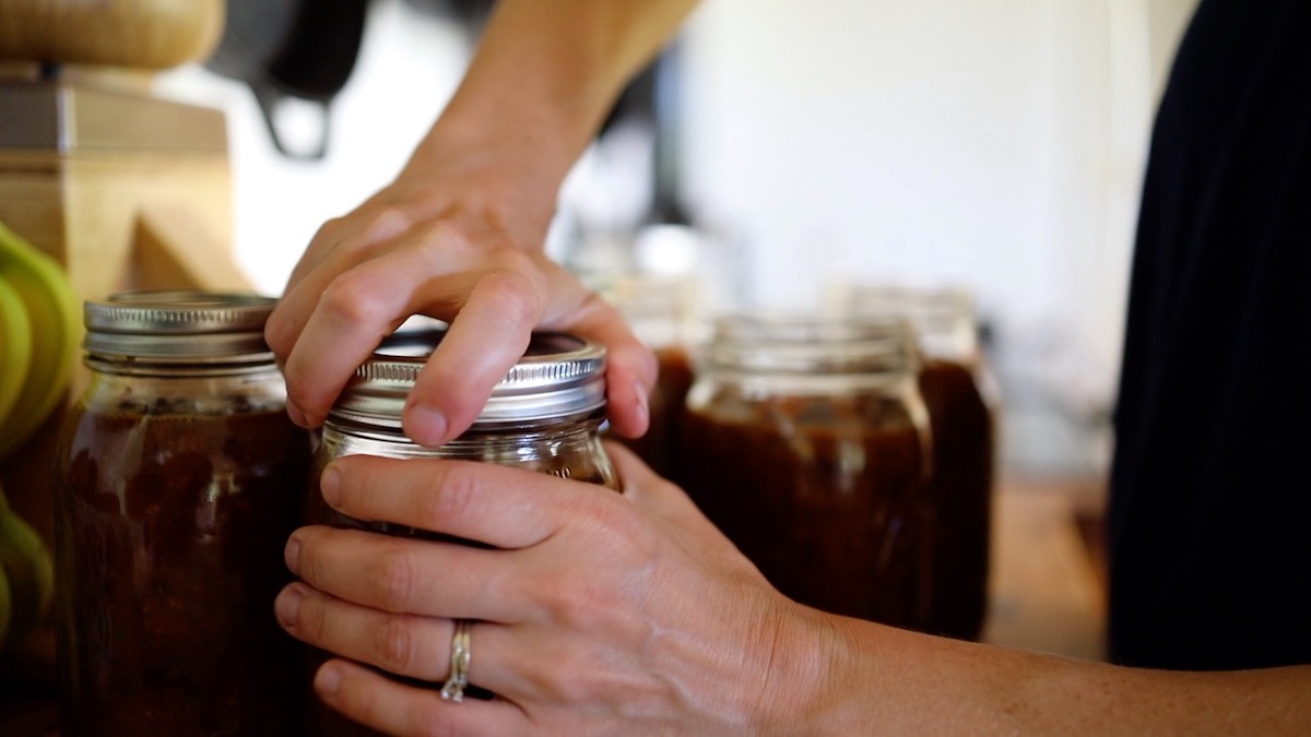 tightening on canning jar lids