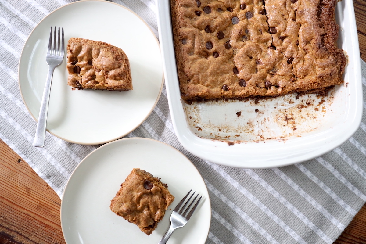 serving chocolate chip cookie cake bars