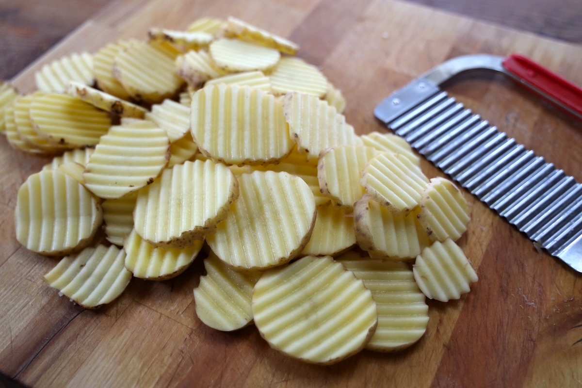 how to make crinkle cut potatoes