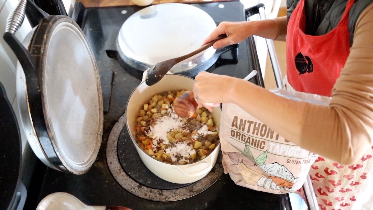 adding tapioca flour to thicken soup