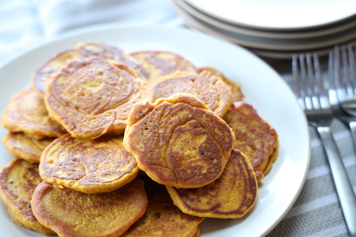 pumpkin oatmeal pancakes in blender