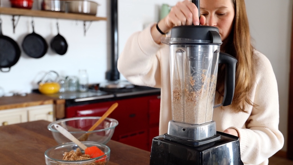 blending spelt berries in vitamix