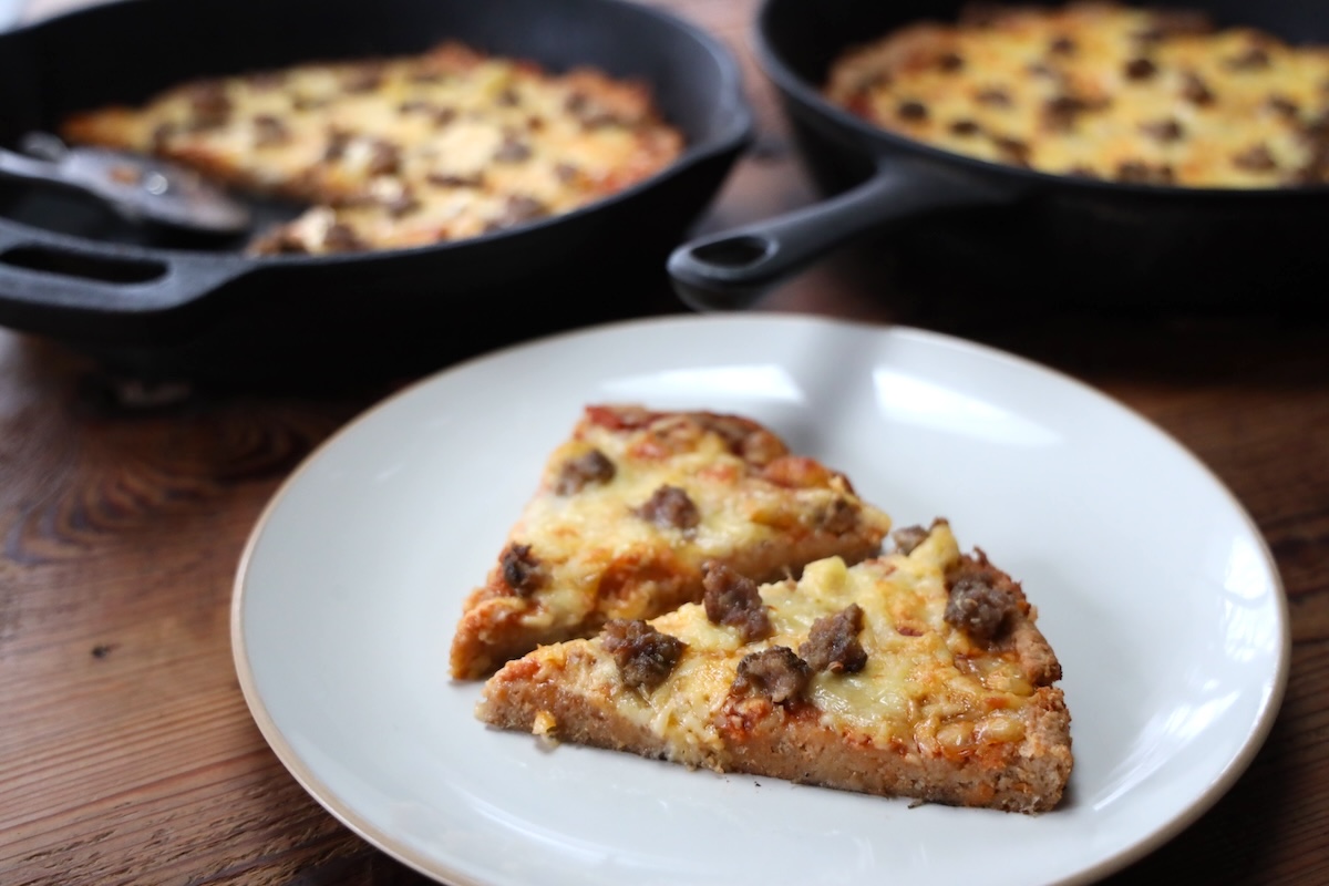 easy thick crusted pan pizza