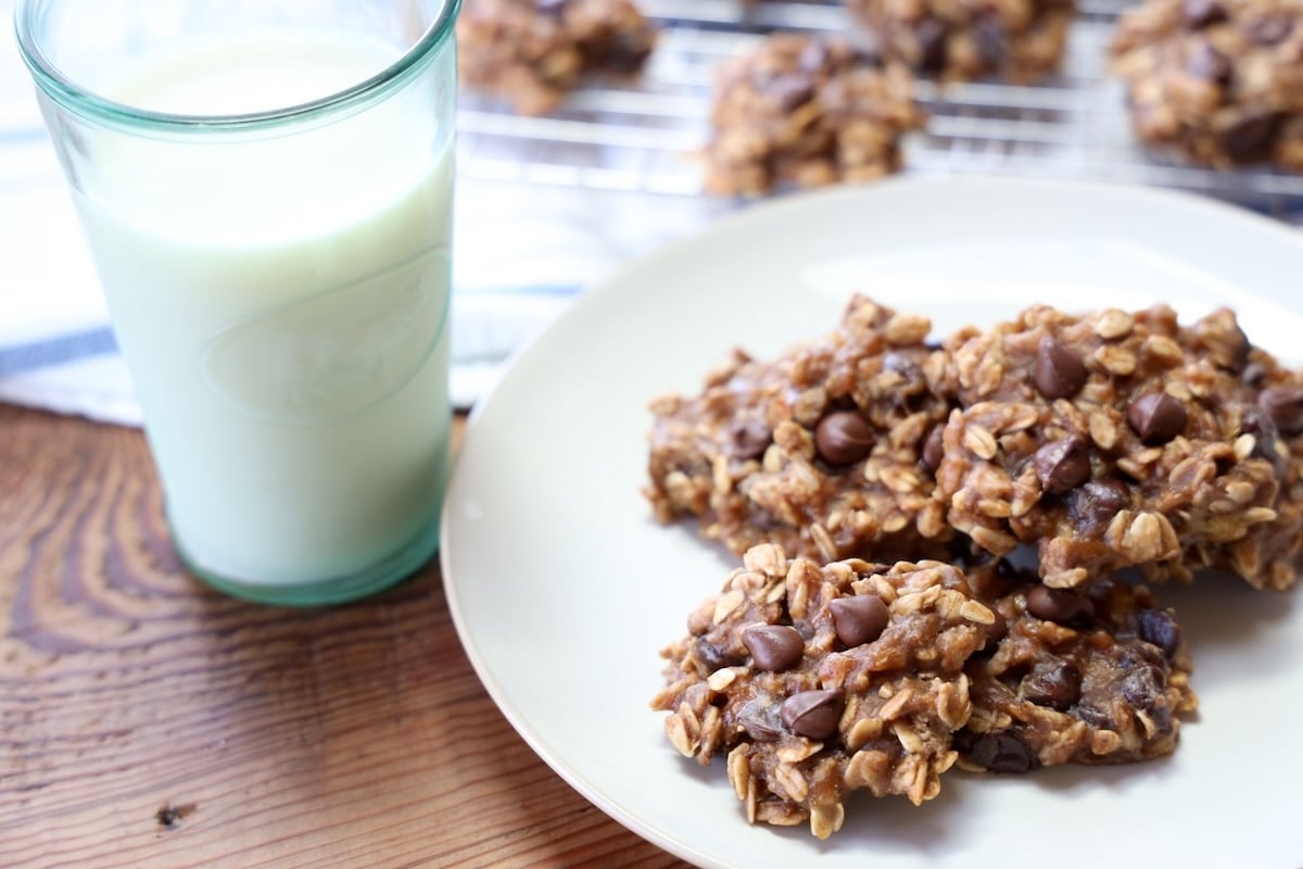 healthy peanut butter banana oatmeal cookies