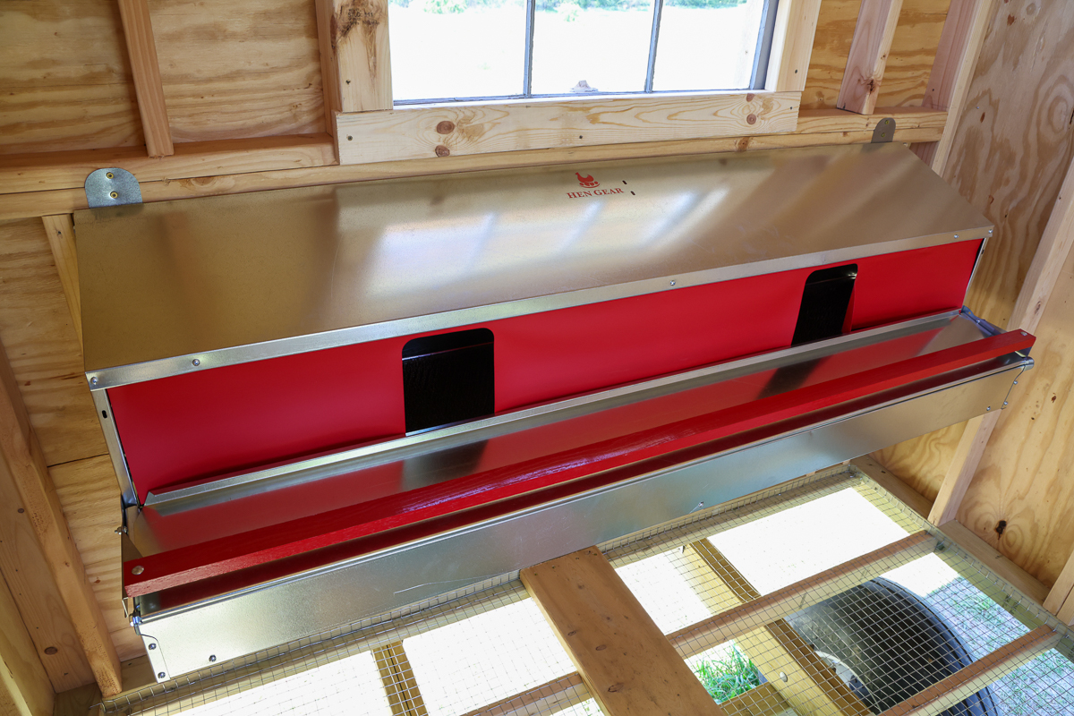 hen gear rollout nesting box in egg mobile