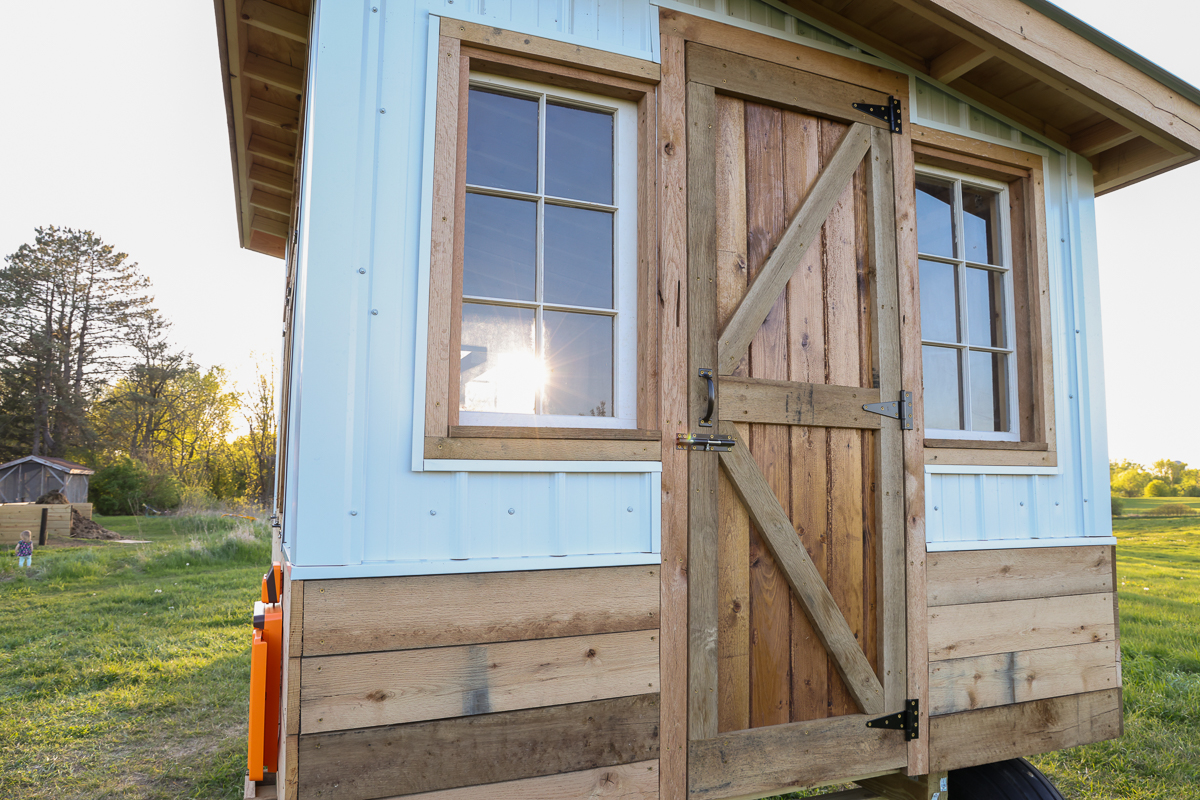 how to build a moveable chicken coop