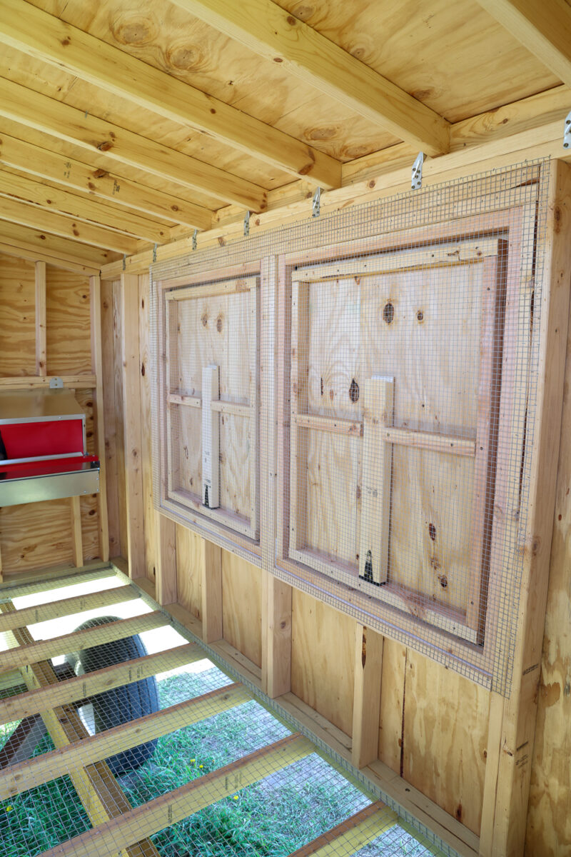interior short wall for egg mobile