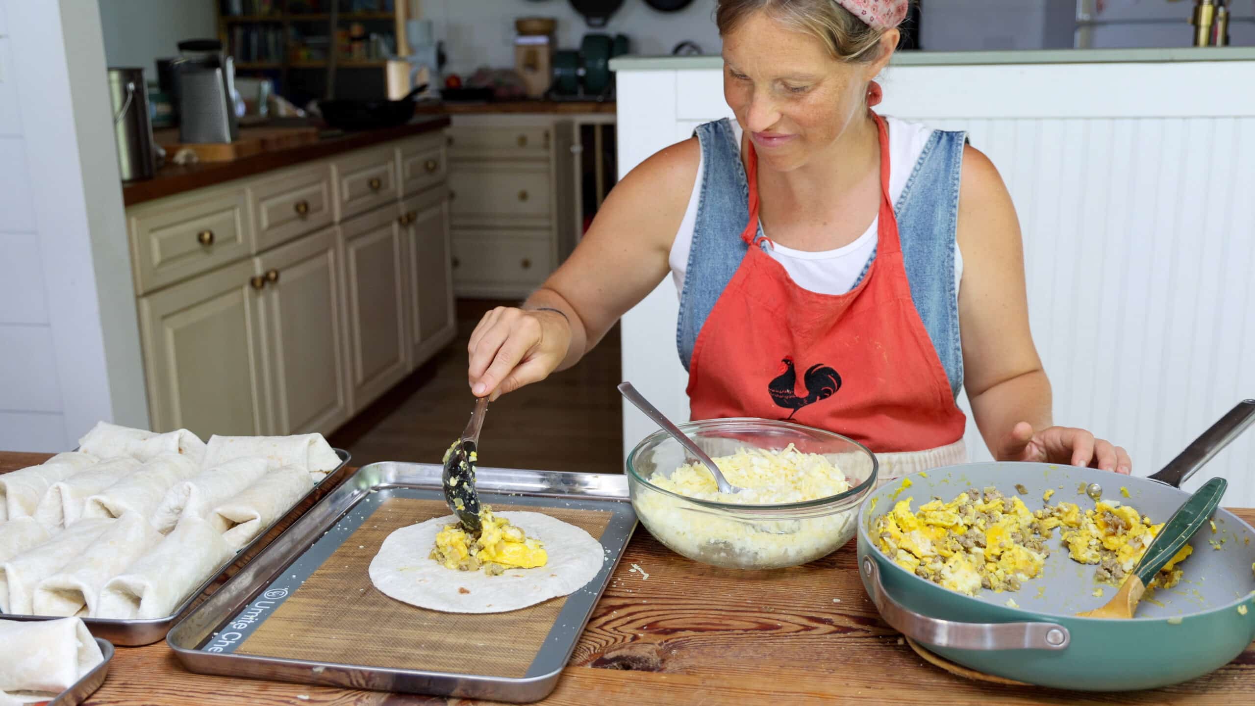adding egg and sausage filling