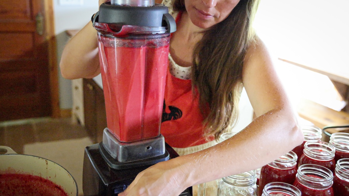 blending plum sauce in vitamix