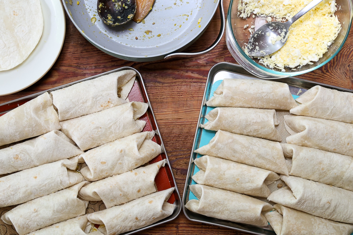 freezer friendly easy breakfast burritos