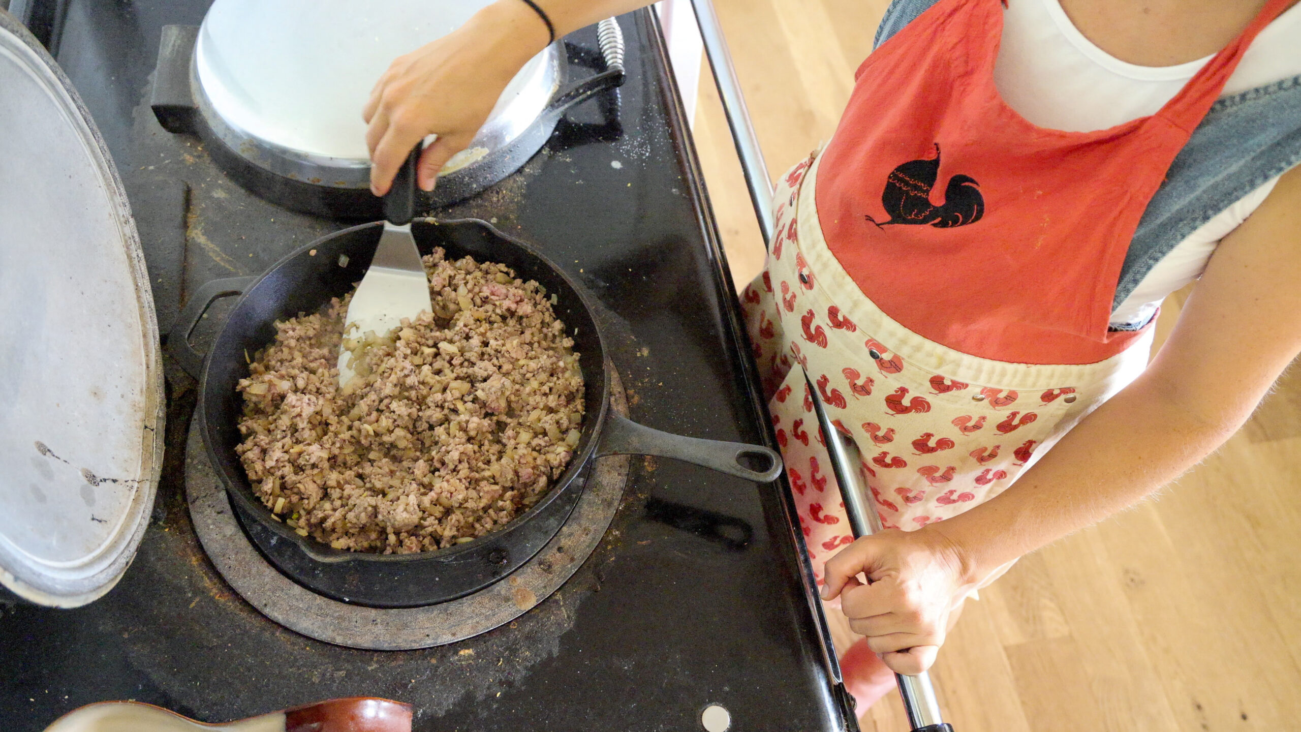mixing and browning breakfast sausage