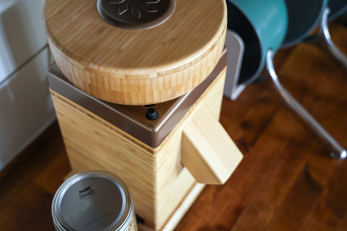 grain milling with nutrimill harvest grain mill