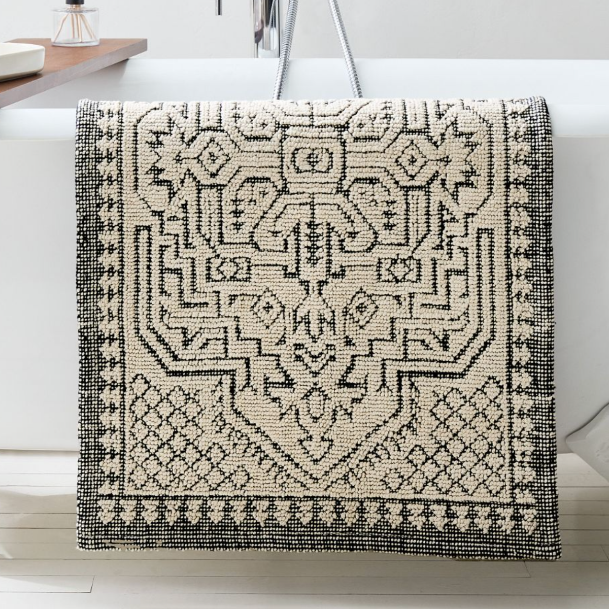 small farmhouse bathroom bath mat