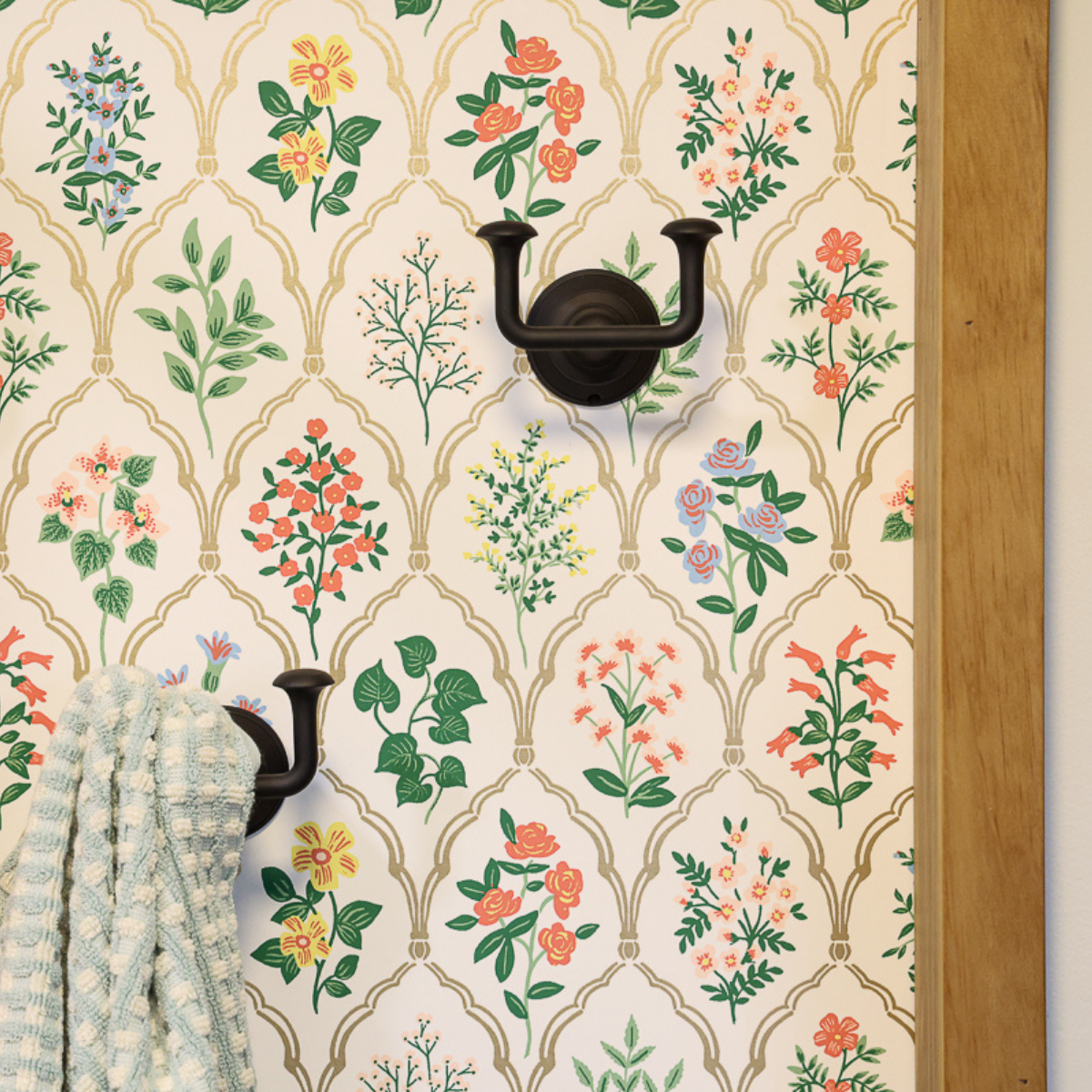 small farmhouse bathroom wall paper
