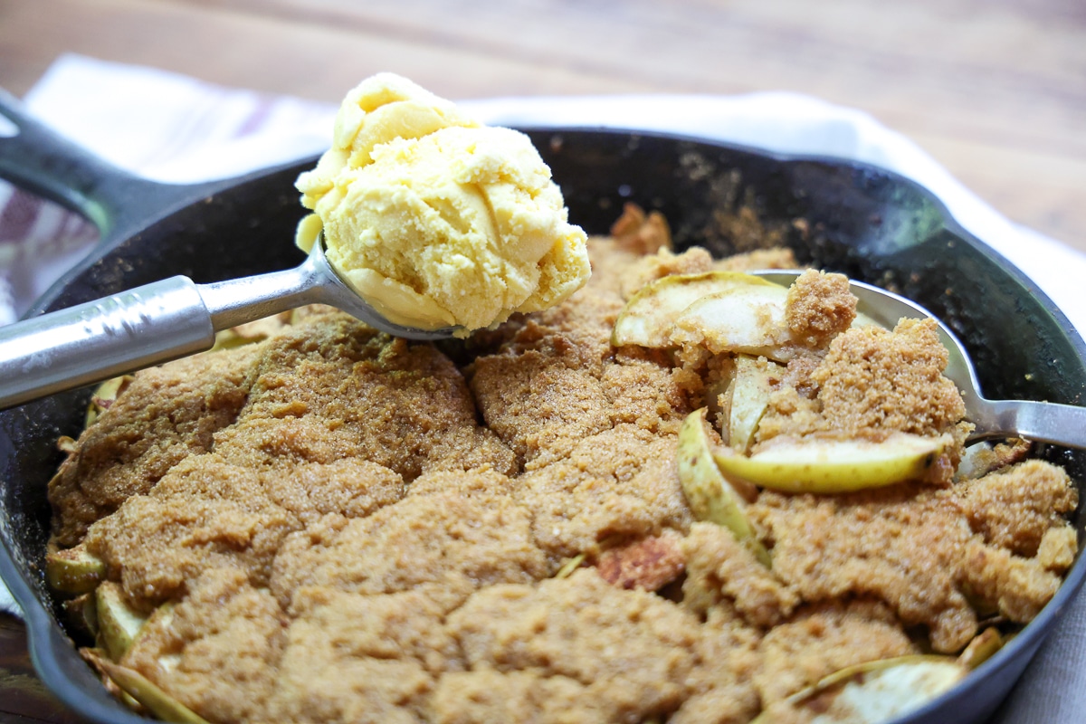 homestead easy apple cobbler